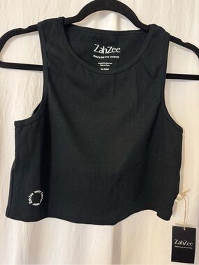 Zah Zee Black Ribbed Crop Tank Top, Size Medium. Cutie Pie 🥰🌞☀️Yoga, Workout.